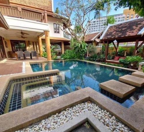 Luxury 5BR Pool Villa Pattaya-Family & Friends Fun Escape-BBQ, Pool Table - Tap to explore photos