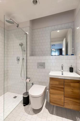 Stunning Duplex Flat with a Garden & Winter Patio - Tap to explore photos