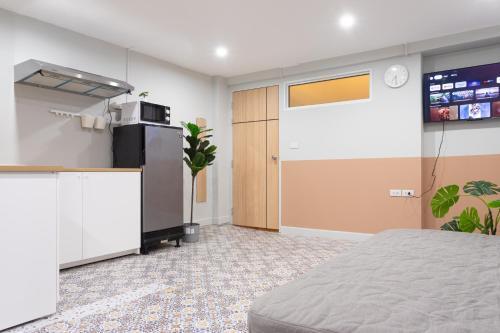 A1 Duplex large room wt kitchen Room Type - One-Bedroom Apartment