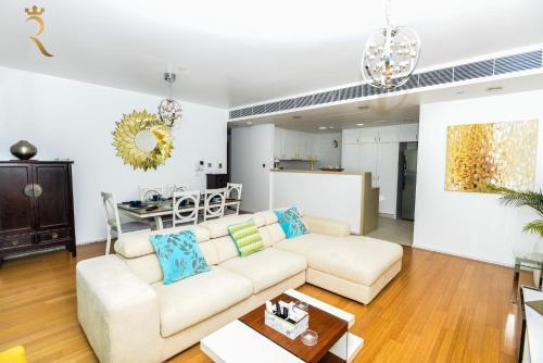 Chic 2BR Al Raha - Modern Coastal Escape