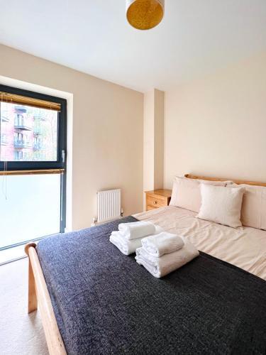 Canada Water SE16 7AQ 2bed apartment - Tap to explore photos