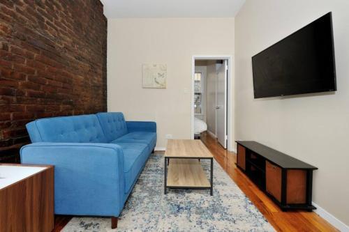 Murray Hill Kips Bay Charm Amazing 1br for Two - Tap to explore photos
