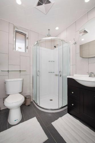 Luxury Sutton Place Duplex 3br 3bth - Tap to explore photos