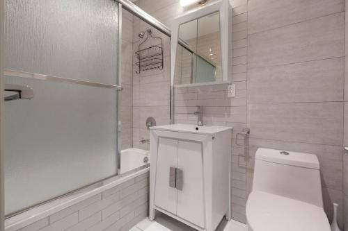 Park South Central 3 Bedroom with Private Terrace - Tap to explore photos