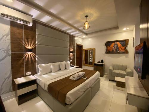 Presken Hotel White House, Lekki, Lagos - Tap to explore photos