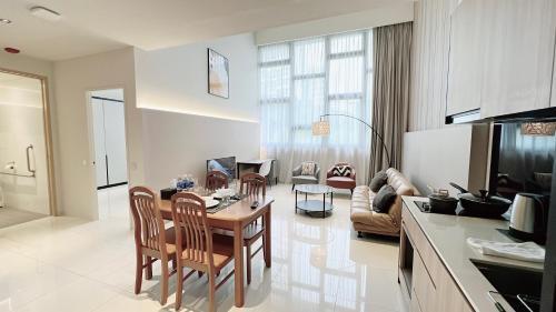 Moulmein Studios by K&C Serviced Apartment - Tap to explore photos