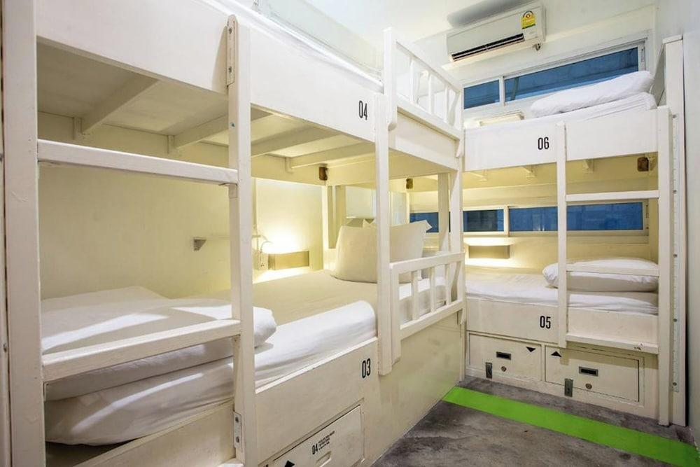 Qilombo Hostel Silom Room Type - Bed in 6-Bed Mixed Dormitory Room (4th floor)