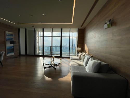 Luxurious Apartment in Sukhumvit - Tap to explore photos