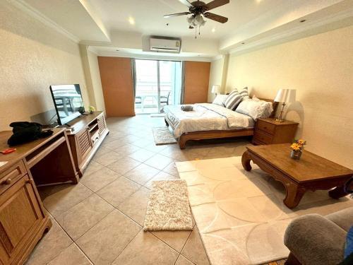 View Talay 6 Close to Central Beach