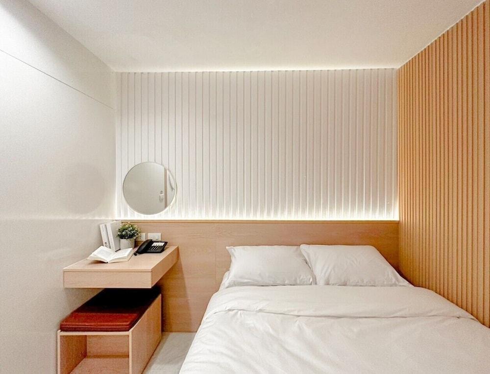 Thrive Hotel Room Type - Economy Double Room, No Window, Non Smoking