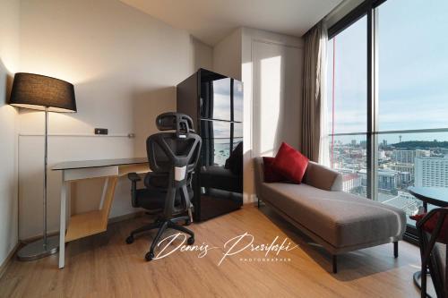 Luxury Edge Seaview Apartment