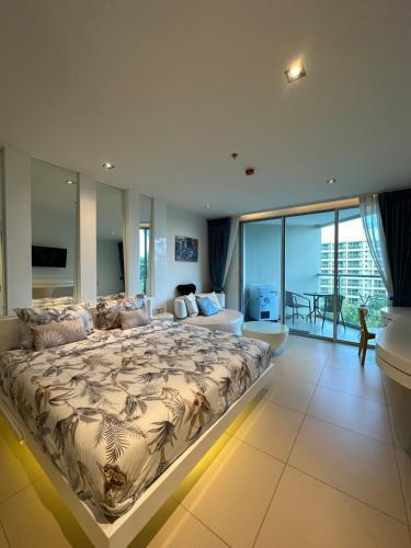 Sands Condominium Pattaya - Tap to explore photos