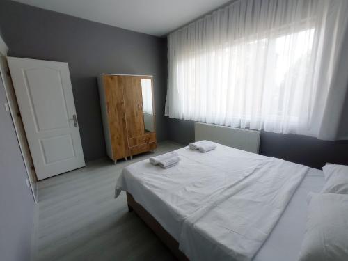 Sweet Hotel In Historical Area - Tap to explore photos