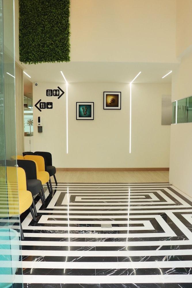 ResT Bangkok Poshtel