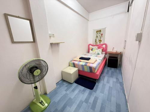 Madam Guesthouse Room Type - Single Room with Shared Bathroom