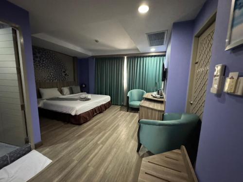 Orchid Inn SKV3 Room Type - Deluxe Double Room