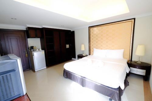 LK Metropole (Junior Wing) Room Type - Double Room