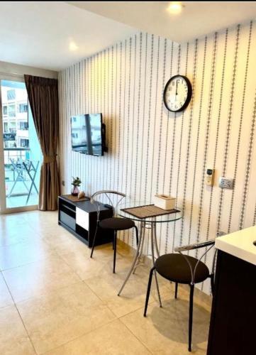 Centara Pattaya Apartment - Tap to explore photos