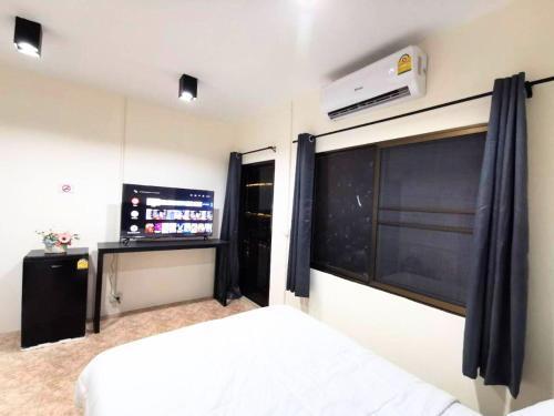 The One Hotel Room Type - Queen Room with Balcony The One Hotel Room Type - Queen Room with Balcony