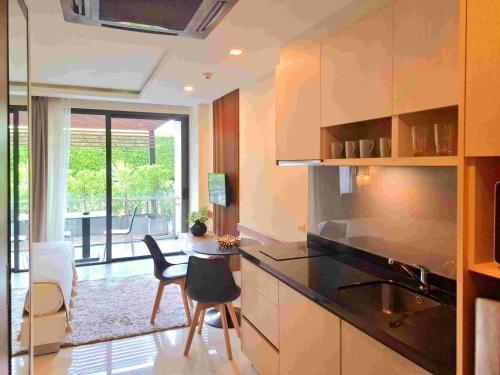 Studio Apartment 400m from Rawai Beach - Tap to explore photos