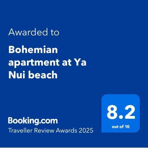 Bohemian apartment at Ya Nui beach - Tap to explore photos