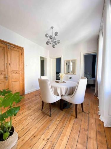 Charming historical apartment in Galata - Tap to explore photos