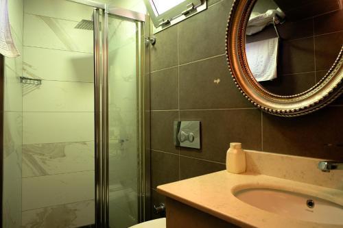 Taksim Celebi Suites Room Type - Studio with Sofa Bed