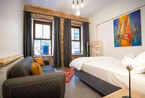 Big historical flat in Istanbul Galata