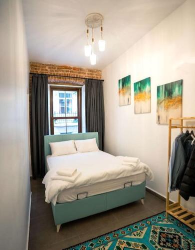 Big historical flat in Istanbul Galata - Tap to explore photos