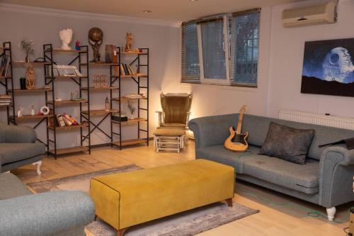 Studio in a digital nomad house 211 - Tap to explore photos