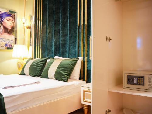 Whıte Moon Hotel Suites - Tap to explore photos