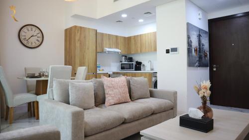 The Glen 2BR Duplex - Modern Masdar City Living