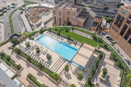 Silkhaus Upscale 1BR by Burj Khalifa with Balcony - Tap to explore photos