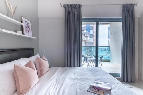 GuestReady - Studio | Balcony-Canal View - Tap to explore photos