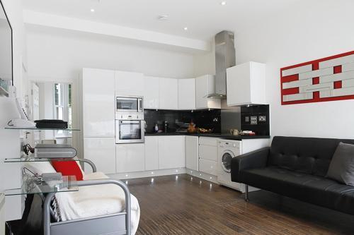 Holiday Lets London - I2 - Tap to explore photos
