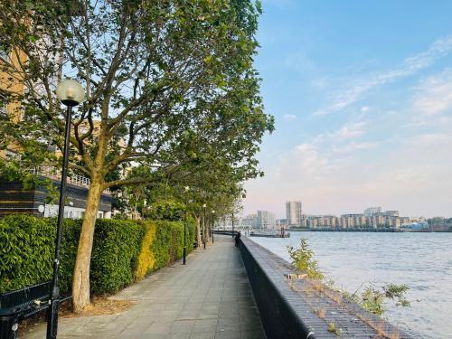 Riverside Premium Double Room E14 - Tap to explore photos