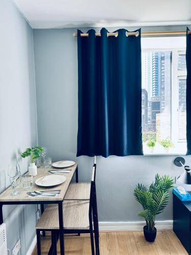 Unique Studio Flat in City 1111 - Tap to explore photos