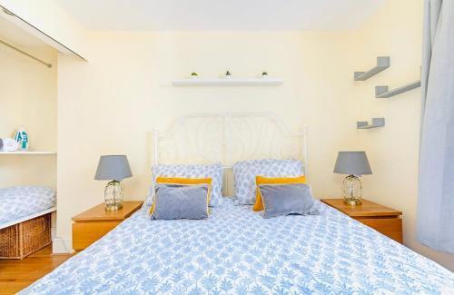 Charming apartment, sleeps 4- 15 mins to Central - Tap to explore photos