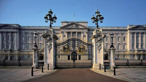 Exclusive 2 Bedroom Flat near Buckingham Palace - Tap to explore photos