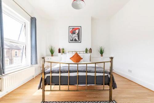 Large, Bright and Spacious 3 Bed Flat in London