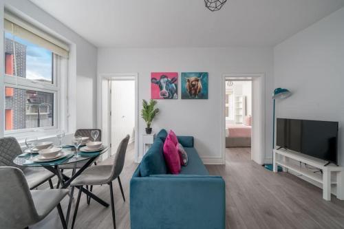 Spacious 2bed Brick Lane flat - 2nd Floor - Tap to explore photos