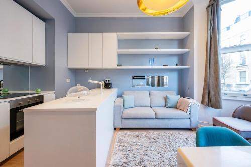 Chelsea Two Bedroom Apartment - Tap to explore photos