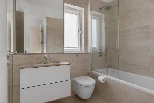Superb two bedroom flat in Little Venice - Tap to explore photos
