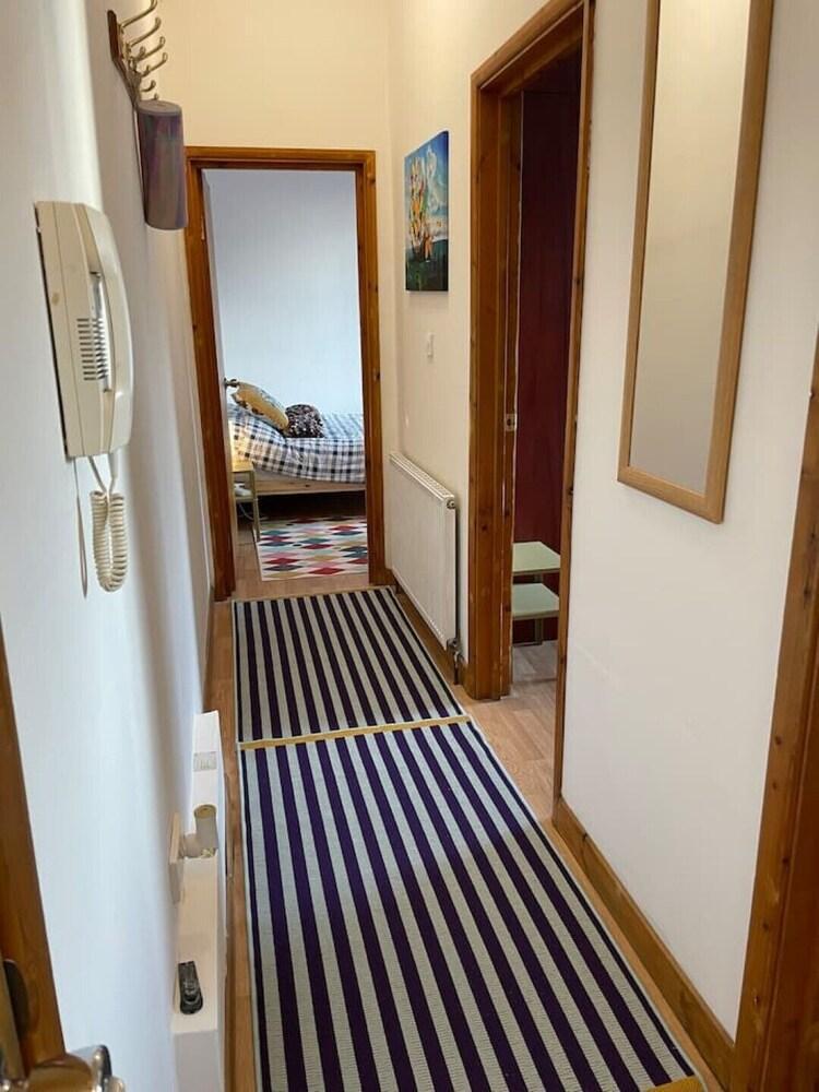 Spacious Family Flat - Tap to explore photos