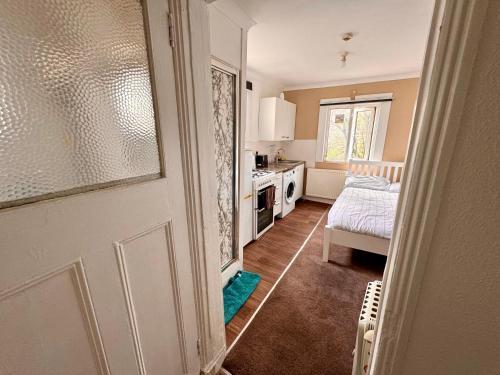 Cozy Studio in Finsbury Park - Tap to explore photos