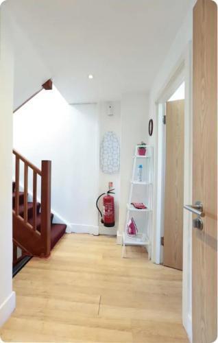 Lovely Private Bedrooms in Euston, Central London - Tap to explore photos