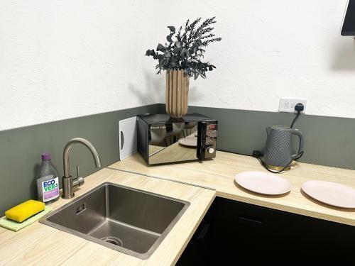 Flat 1 Stay In Aldgate - Tap to explore photos