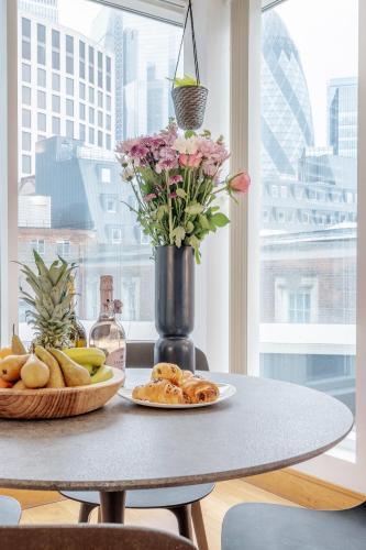Kula London Tower Hill Room Type - Classic One-Bedroom Apartment