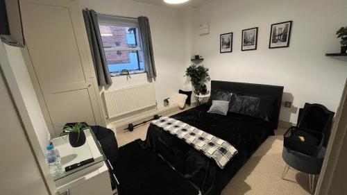 Comfy Stay In London - Tap to explore photos