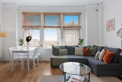 One Bedroom Flat Muswell Hill - First Floor - Tap to explore photos